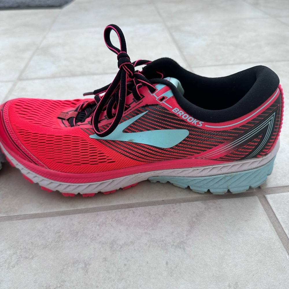 Brooks Ghost 10, women’s size 10